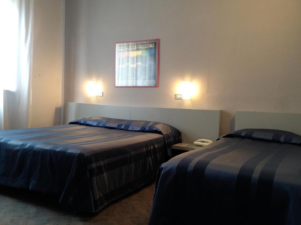Hotel Milano Пистойя Номер фото