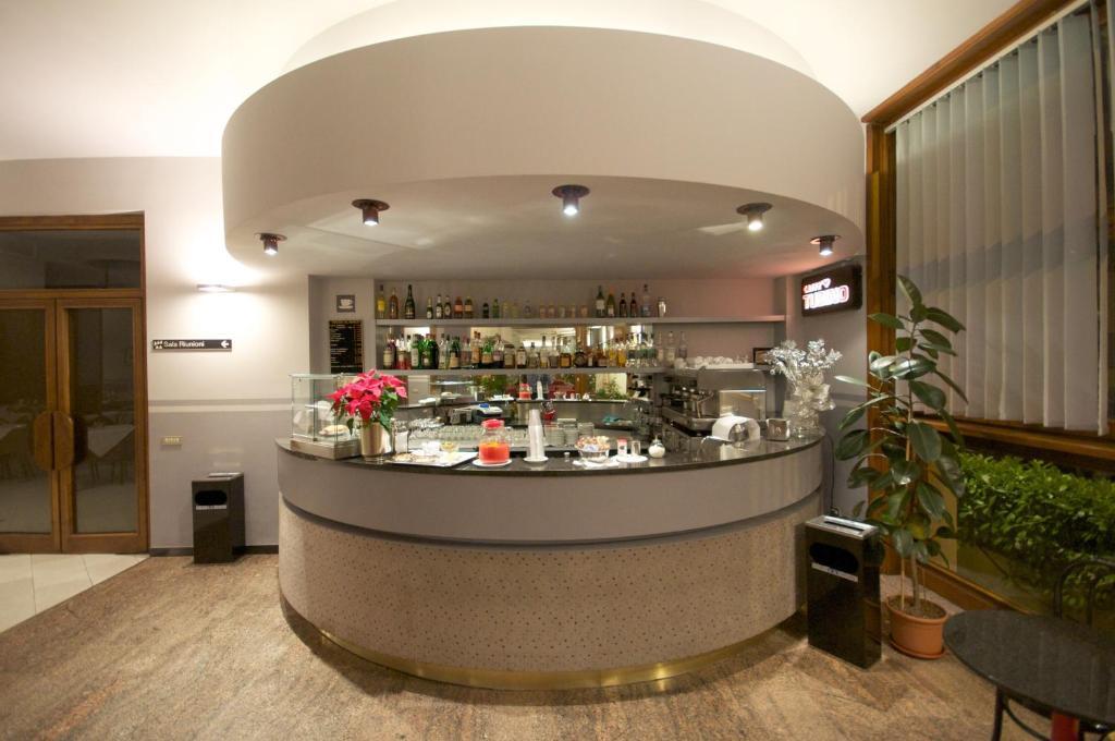Hotel Milano Пистойя Экстерьер фото