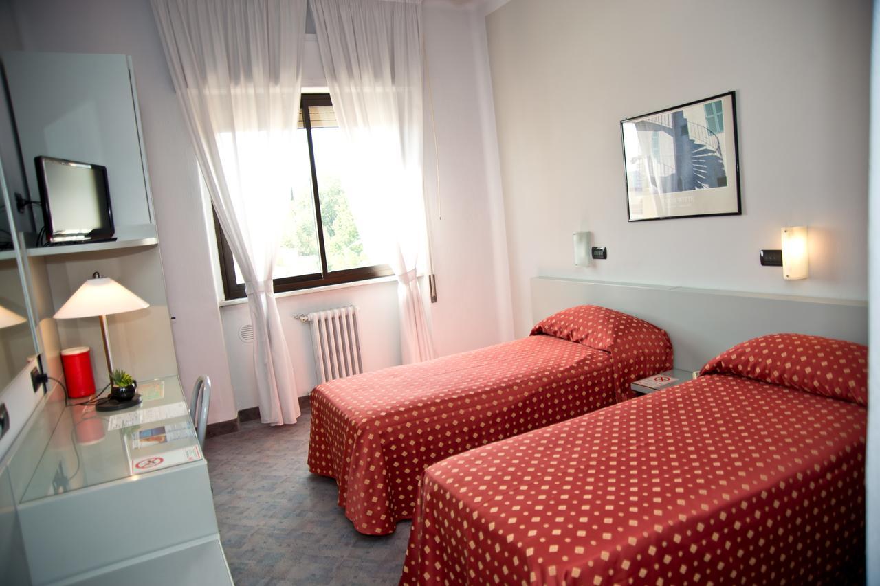 Hotel Milano Пистойя Экстерьер фото